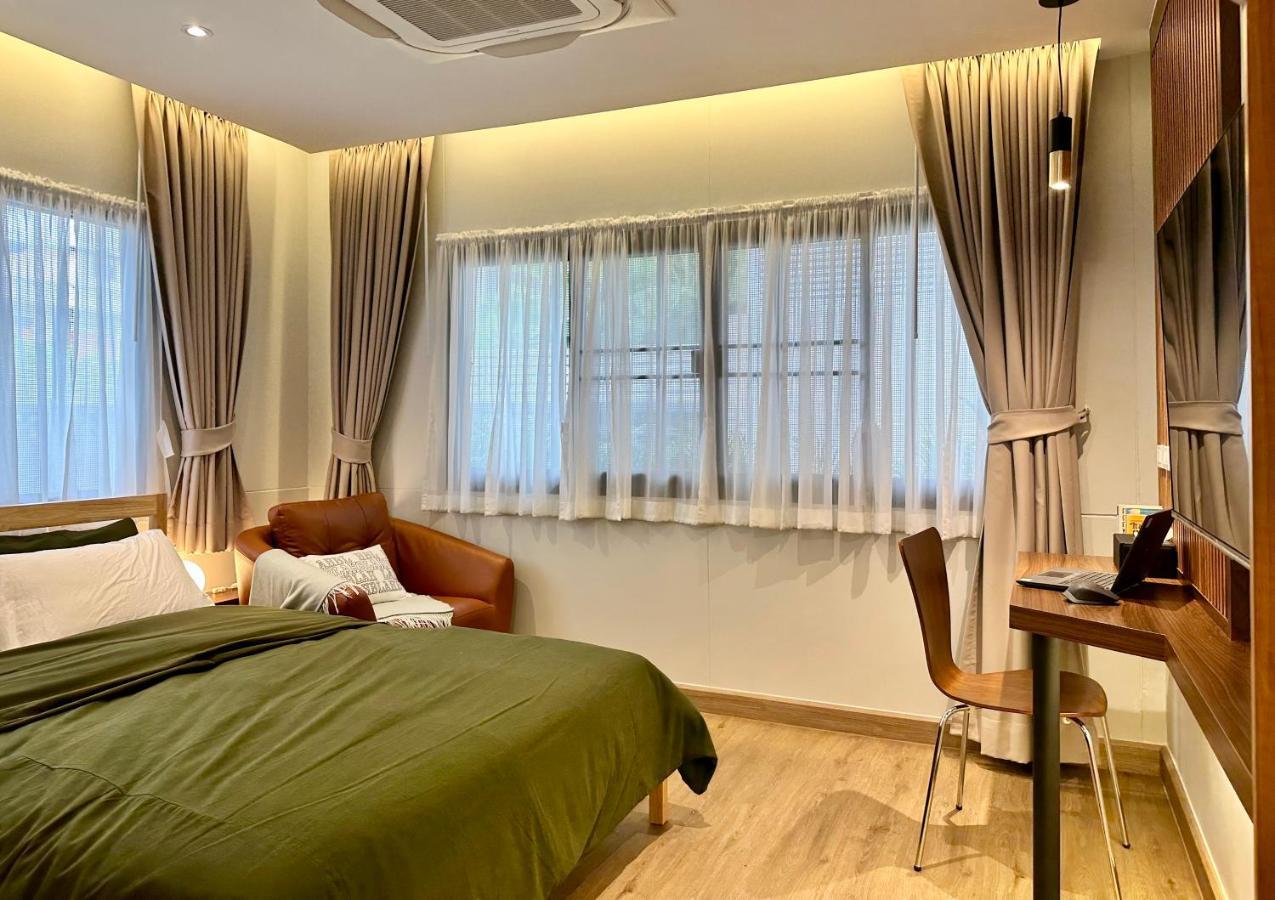 The Tangerine Guesthouse Bangkok Esterno foto