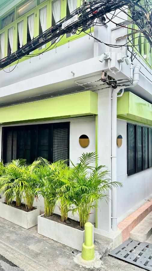 The Tangerine Guesthouse Bangkok Esterno foto