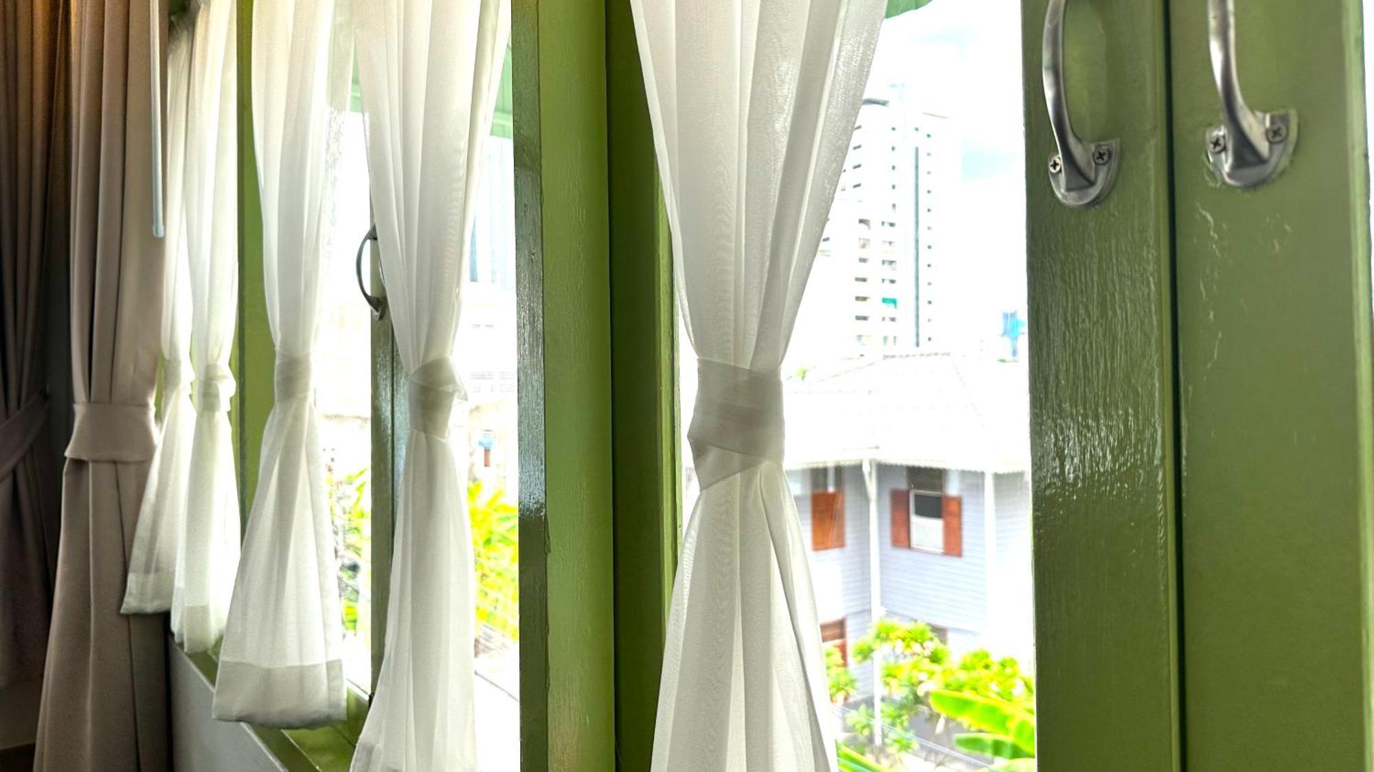 The Tangerine Guesthouse Bangkok Esterno foto
