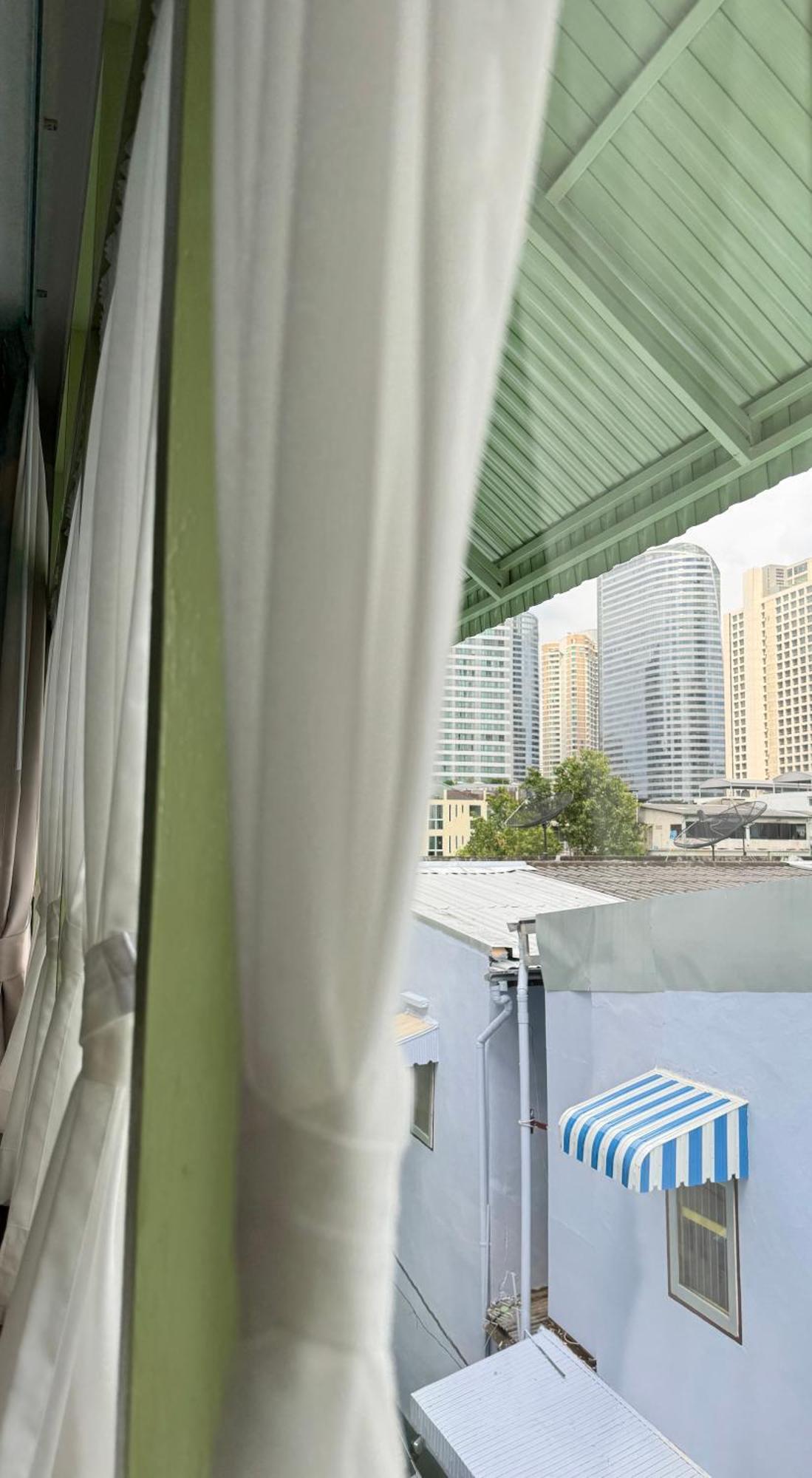 The Tangerine Guesthouse Bangkok Esterno foto